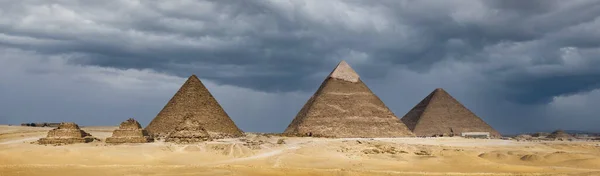 Stora Egyptiska Pyramider Giza Plateau Pyramid Cheops Chephren Mykerinos Och — Stockfoto