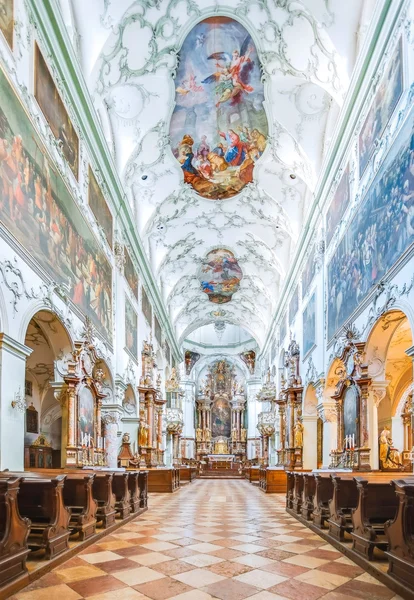 AUSTRIA, SALZBURG. Iglesia Colegiata . — Foto de Stock