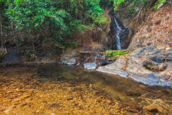 Tailandia. Isla Koh Chang. Jungla. Cascada Kheeri Phet . —  Fotos de Stock