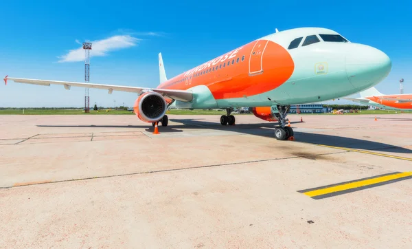 Uçak havayolu Windrose adlı Borispol Havalimanı