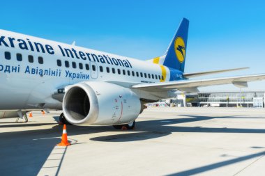 Boeing 737, Boryspil Uluslararası Havaalanı'na uçmadan önce.