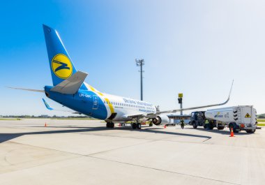 Eğitim Boeing 737 tanker yakıt ikmali için bir uçuş için uluslararası havaalanında Borispol geldi.