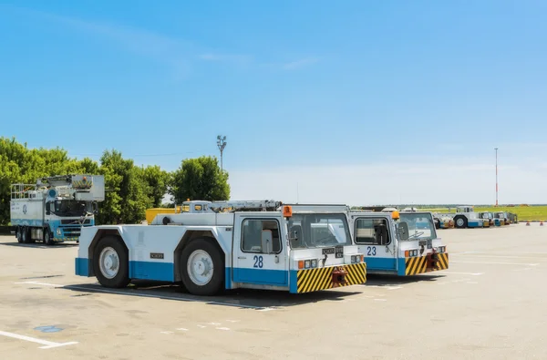 Equipamiento para el mantenimiento de aeronaves en el aeropuerto internacional Borispol . — Foto de Stock