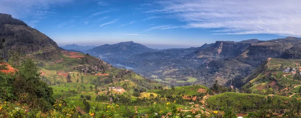 Vacker utsikt över den bergiga delen av ön Sri Lanka i distriktet Nuwara Eliya — Stockfoto