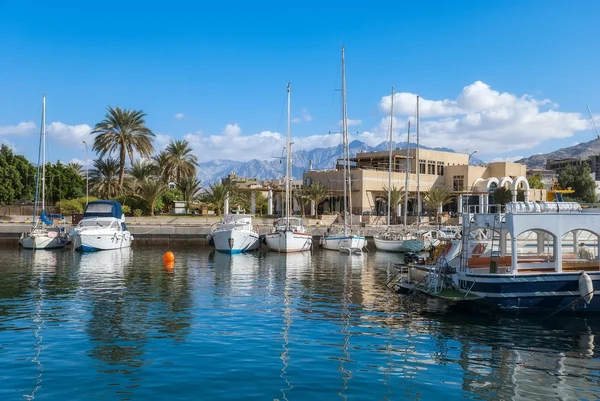 Tekneler ve gemiler Akabe, Jordan en güney şehri, popüler tatil, Kızıldeniz kuzey ucunda yer alan Marina
