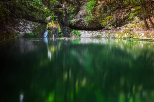 Motýlí údolí, přírodní rezervací. Ostrov Rhodos. Řecko — Stock fotografie