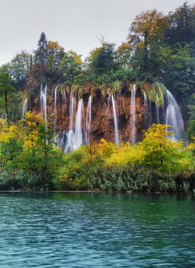 Hırvatistan. Plitvice Gölleri. Şelale panorama