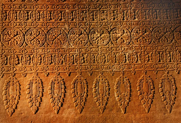 Parede velha, ornamento de pedra em Angkor Wat antigo, Camboja — Fotografia de Stock