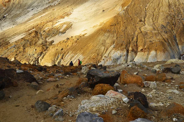 Volcán Mutnovsky Valle Los Géiseres Fuentes Barro Caliente Kamchatka Rusia Imagen de archivo