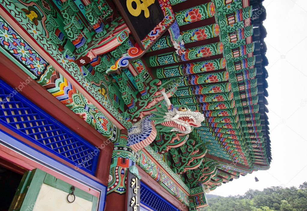 Roof of Buddhist Sinheungsa Temple in Seoraksan National Park, S