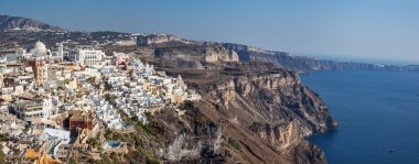 Panoramik Fira, Santorini ana şehir (Thira) Adası ve Ege Denizi, Kiklad Adaları, Yunanistan