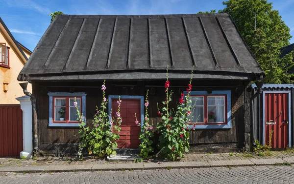 Gamla hus i Visby, den medeltida staden på ön Gotland, Sverige — Stockfoto