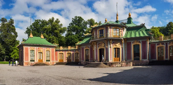Den kinesiske pavillon ligger i Drottningholm Slotspark, Stockholm, Sverige - Stock-foto