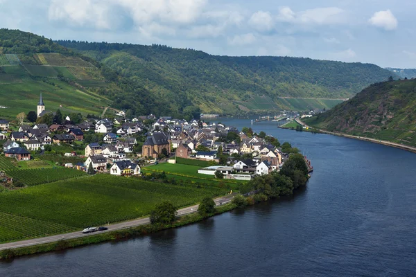 Metternich kaleden Rhineland-Palatinate, Almanya Beilstein kasabada görüntülemek — Stok fotoğraf