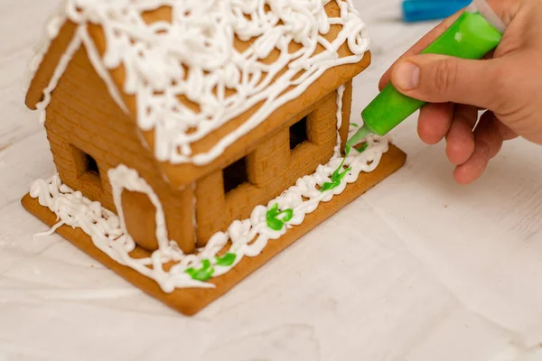 Garçon Fait Une Maison Pain Épice Préparation Pour Les Vacances — Photo