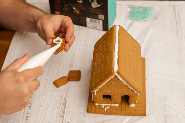 Decorating Cooking Slaking Gingerbread House Preparation Christmas — Stock Photo, Image