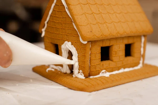 Decoração Cozinhar Bater Uma Casa Gengibre Preparação Para Natal — Fotografia de Stock