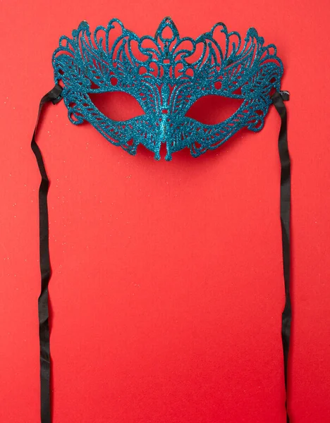 Masque Carnaval Féminin Sur Fond Rouge Mystère Incognito Concept Séduction — Photo