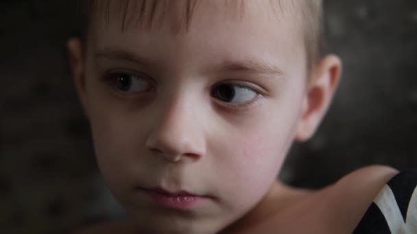 Chłopiec Płacze Dziecko Jest Przygnębione Zdenerwowane Urażone — Wideo stockowe