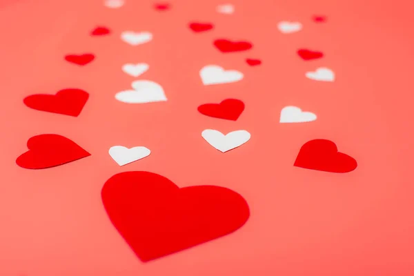 Серця Червоному Фоні День Святого Валентина Листівка — стокове фото