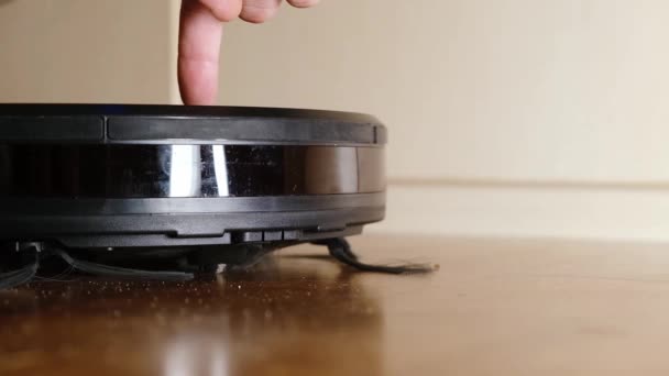 Encender Encender Aspiradora Robot Limpieza Automática Habitaciones — Vídeos de Stock