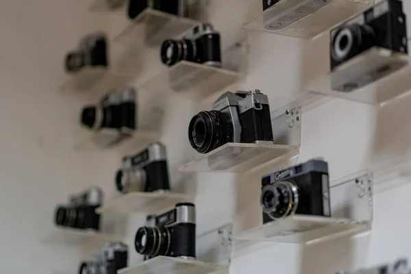 Kiev Ukraine June 2021 Various Old Film Cameras Shelves Wall — Stock Photo, Image