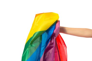 Beyaz arka planda izole edilmiş bir kadın elinde LGBT bayrağı.