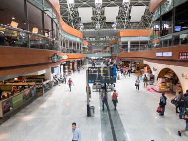Kimliği belirsiz kişi içinde kalkış Hall, Sabiha Gökçen Internati