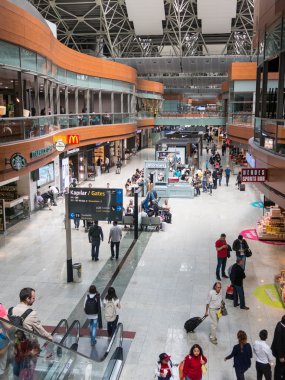 Kimliği belirsiz kişi içinde kalkış Hall, Sabiha Gökçen Internati