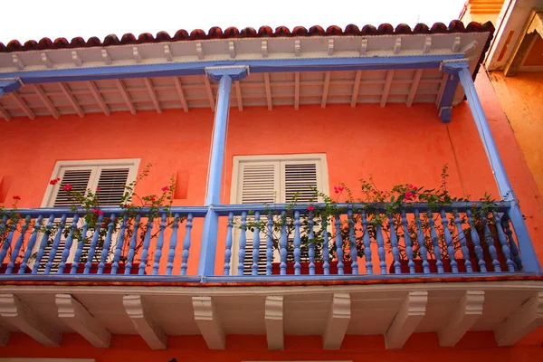 殖民地房子的细节 典型的阳台 西班牙殖民地的家园 哥伦比亚卡塔赫纳德印第亚斯 — 图库照片