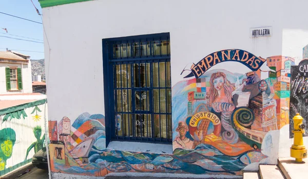 Valparaiso Chile Januari 2018 Hus Täckt Färggraffiti Valparaiso Chile Texten — Stockfoto