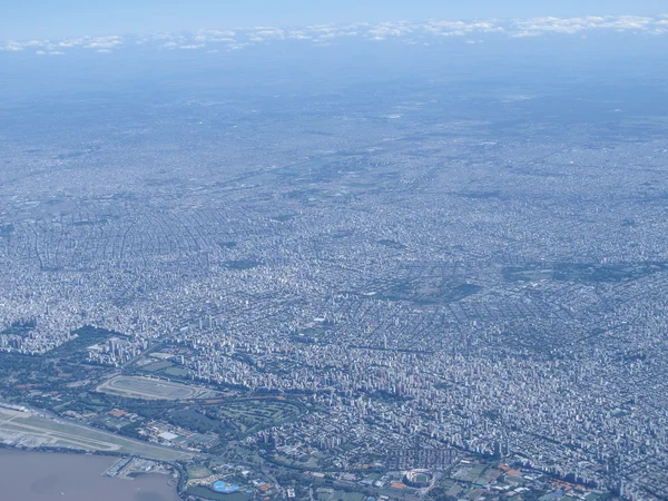 Вид с воздуха на Буэнос-Айрес, Аргентина — стоковое фото