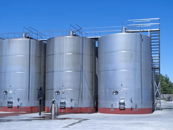 Some wine metallic fermentation tanks — Stock Photo, Image