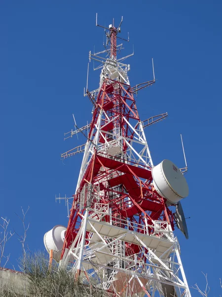 Antena de telecomunicaciones — Foto de Stock