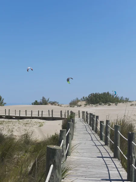 Walkway on the beach. Ebro River Delta. — Stock Photo, Image