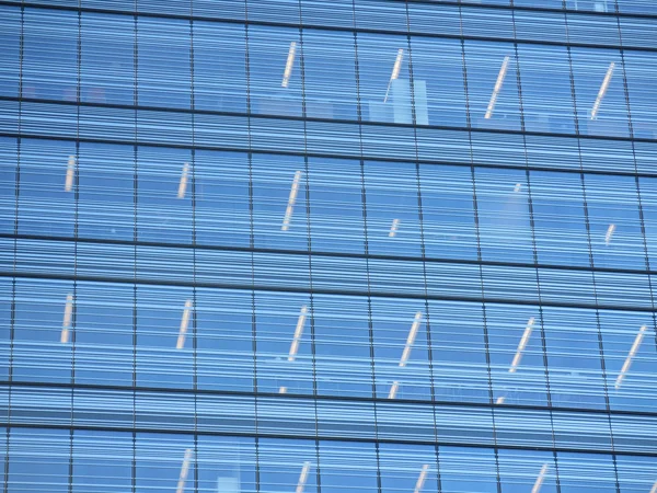 Edificio per uffici di sfondo con cristalli blu — Foto Stock