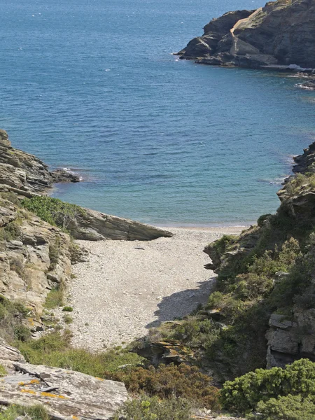 Liten strand vid Medelhavet — Stockfoto