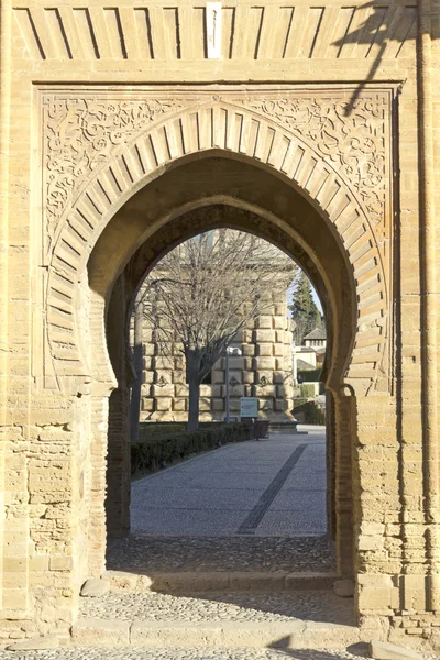 Tor des Weines. Alhambra, Granada. Andalusien, Spanien — Stockfoto