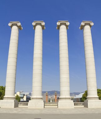 dört beyaz sütun, barcelona
