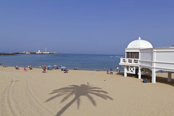 Playa de Caleta y complejo antiguo en Cádiz —  Fotos de Stock