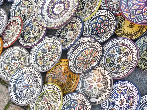 Vendita di ceramica, tipica del Marocco . — Foto Stock