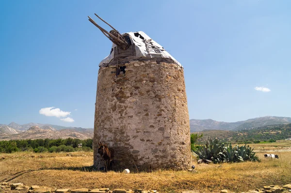 Geleneksel eski windmill Naxos Adası'nda Yunanistan bulunan — Stok fotoğraf