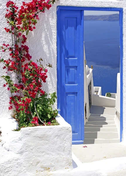 Casa griega tradicional en la isla de Santorini, Grecia — Foto de Stock