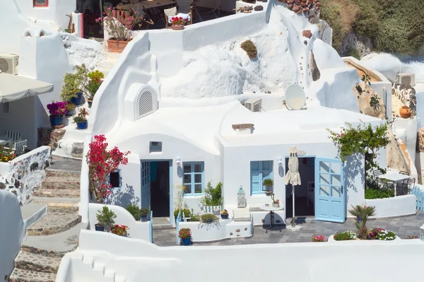 Arquitetura tradicional da vila de Oia na ilha de Santorini, Gre — Fotografia de Stock