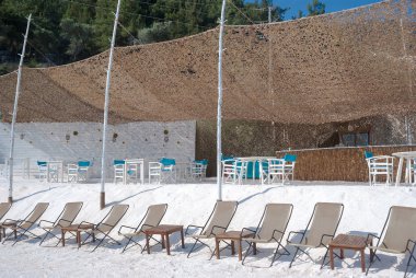 Beach yataklar kristal kum beyaz mermer, Greeece