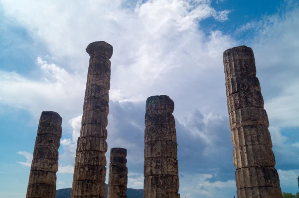 ギリシャの delphi の oracle 考古学サイトでアポロの寺院 — ストック写真