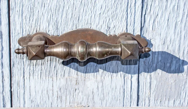 Doorknocker on allwood door — Stock Photo, Image