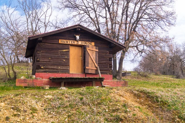 Traditional vintage wooden farm house — Stock Photo, Image