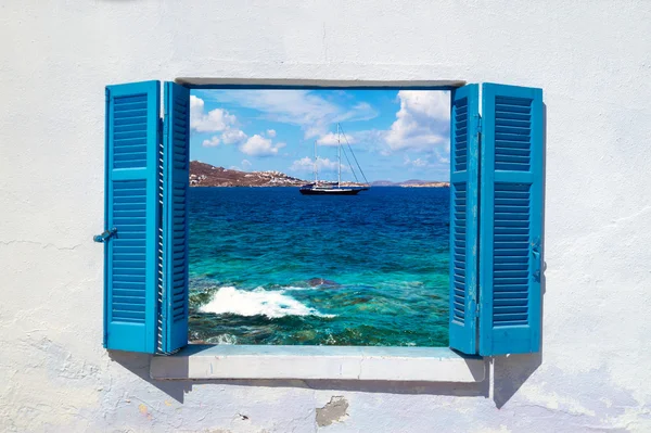 Gyönyörű vitorlás vitorlázás vitorla kék Földközi-tenger közelében Myko Jogdíjmentes Stock Képek