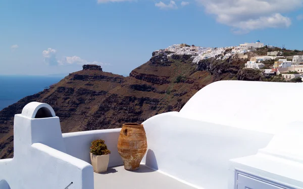 Arquitectura tradicional del pueblo de Oia en la isla de Santorini, Gre —  Fotos de Stock